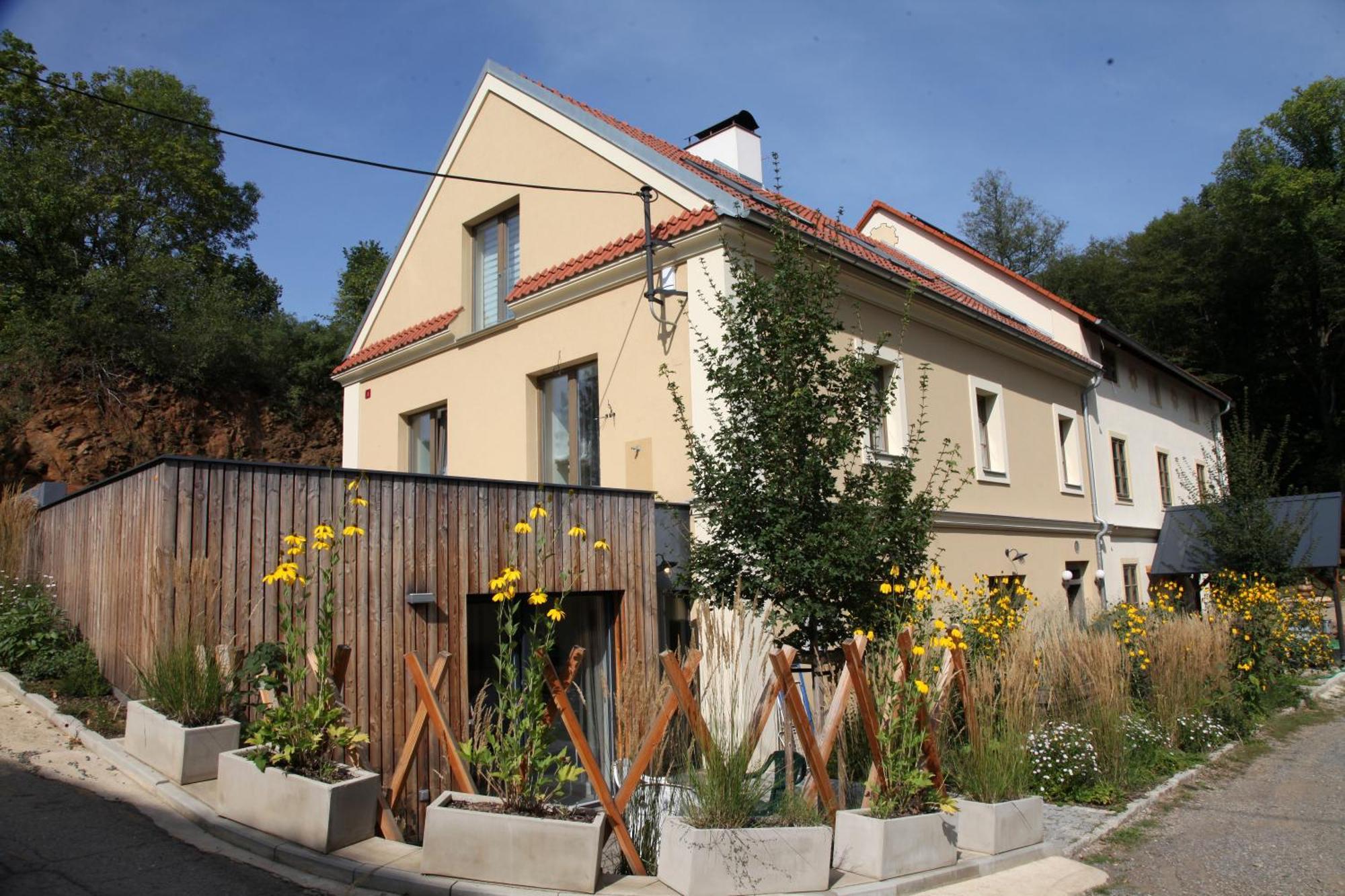 Apartman Ve Mlyne Trebotov Exteriér fotografie